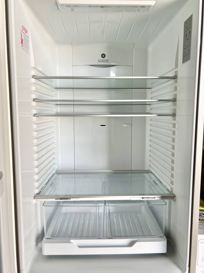 25 INCH Fisher & Paykel RF135BDLJX4 Counter Depth Refrigerator * NEW * Open Box Stainless Steel