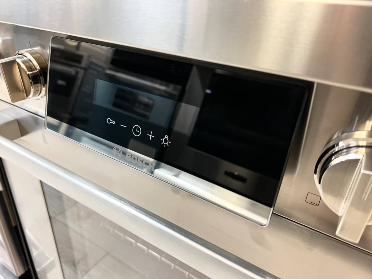 30 INCH Bosch 800 Series HIIS8055U 30 Inch Freestanding Induction Range , 4 Elements , 10 Cooking Modes , Quiet Close Door Hinges , Convection Oven , Sabbath, Digital Display Stainless Steel New Open Box