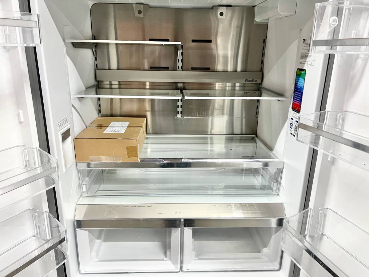 36 INCH Bosch 800 Series B36CT80SNB Smart Counter Depth French Door Refrigerator 21 Cu. Ft., Wi-Fi, Ice Maker, Touch Control Panel, LED, Dual Evaporators, ENERGY STAR Black Stainless, Used Condition