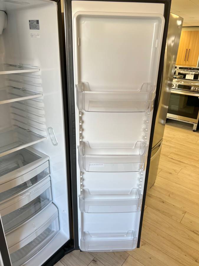 36 INCH GE GZS22IYNYHFS Counter Depth Side by Side Freestanding Refrigerator * New Open Box * 21.8 Cu. Ft. , Showcase LED Lighting, External Filtered Water Dispenser , Ice Dispenser AHAM Fingerprint Resistant Stainless Steel .