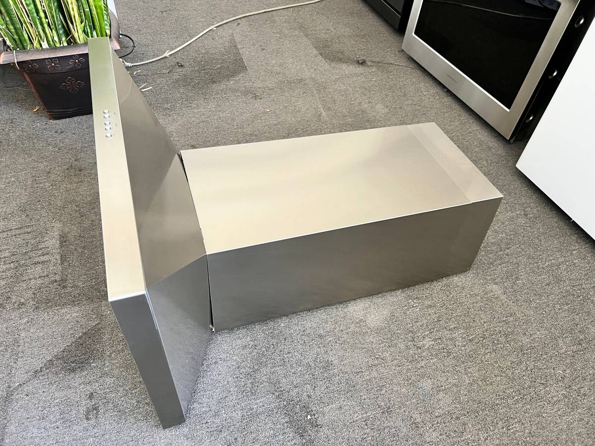 30 INCH GE Monogram ZVW8301SWSS Wall Mount Chimney Range Hood 4-Speed 400 CFM Blower, Halogen, Recirculating-Ready Design Dishwasher-Safe Filters * New Open Box * Stainless Steel