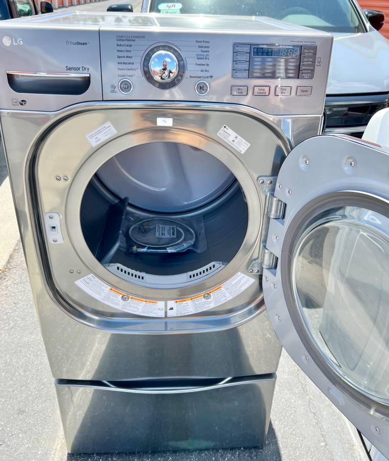 27 INCH LG DLGX4271V 7.4 cu. ft. Gas Dryer Graphite Pedestal Included  , Used Condition , Steam