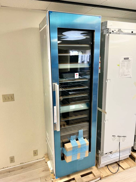 24 INCH Miele Master Cool Series  KWT1603SF  Built-in Wine System 102-Bottle Capacity,  14 Acacia Wood Shelves, 3 Independent Temperature Zones,  UV-Filtering Glass Door Clear Vision Display Stainless Steel,  Right Hinge Door Swing  * New Open Box