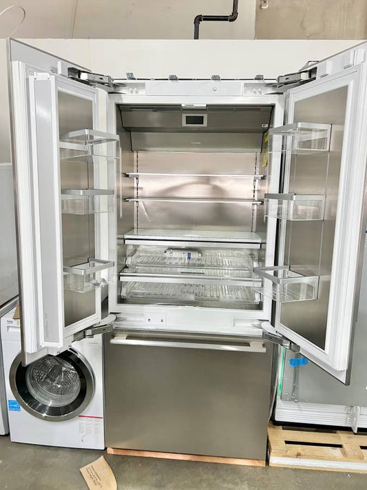 36 INCH Thermador Freedom Built In French Door Refrigerator , 19.4 Cu Ft. , Diamond Ice Maker , Ultra Clarity Water FIlter , Carbon Air Filter ,  Energy Star , MASTERPIECE HANDLE , Stainless Steel  NEW OPEN BOX