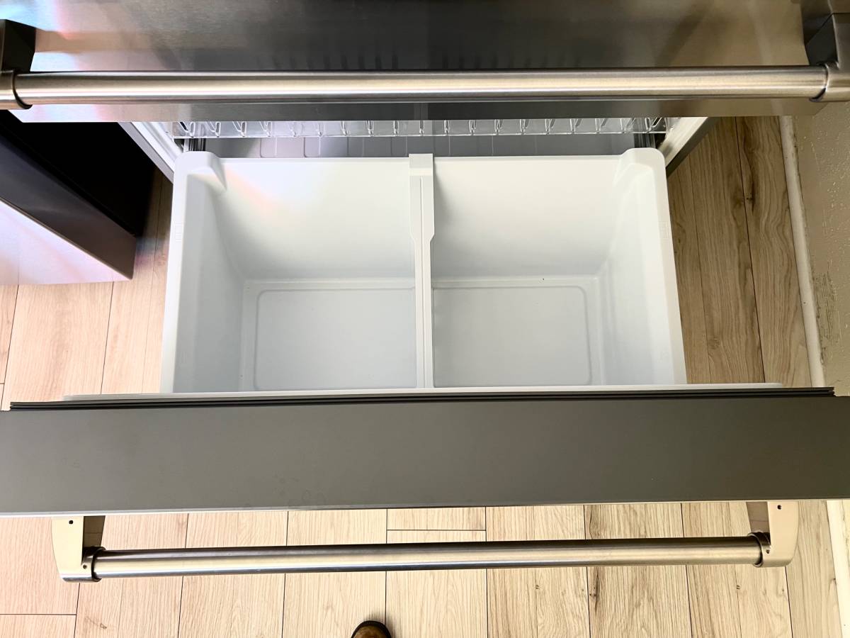 36 INCH Thor Kitchen TRF3601FD Counter Depth French Door Refrigerator * New Open Box  21.6 cu.ft., Ice Water Dispenser, Counter Depth, Triple-Tech Cooling System, Crisper Drawers, Super Freezing and Cooling Function, ENERGY STAR