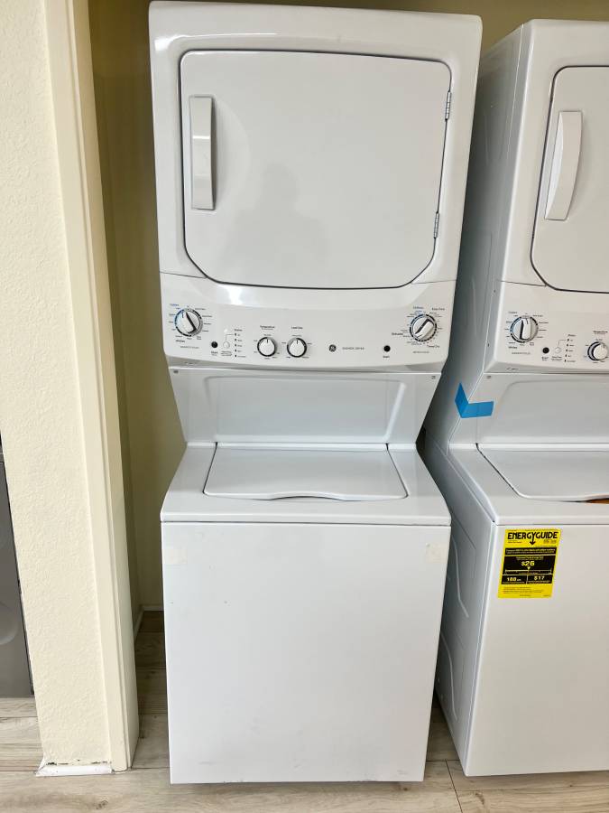 27 INCH GE Stackable GUD27ESSMWW Electric Laundry Center White * New Open Box Auto-load Sensing, Cycle Status Lights, Rotary Controls, 11 Wash Cycles, 6 Wash Rinse Temperatures , 800 RPM , White .