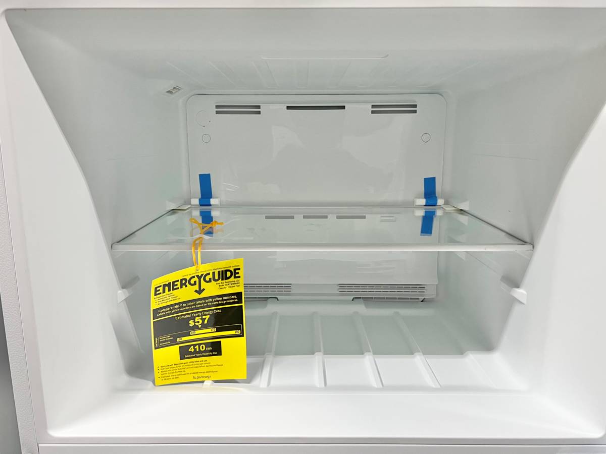 30 INCH Insignia NS-RTM18WHD2 Freezer White Refrigerator * New Open Box * 18.1 Cu Ft