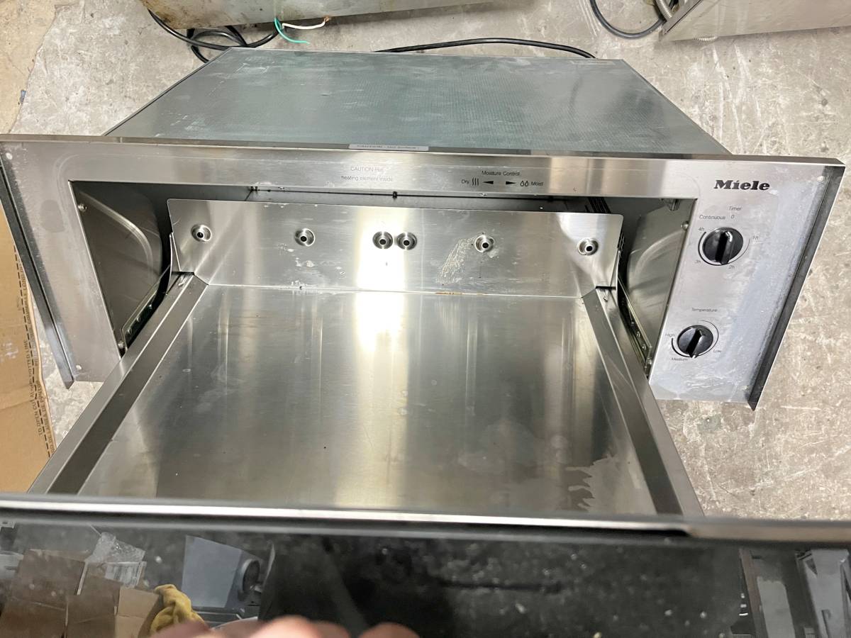 30 INCH Miele WD01 Warming Drawer Built In to Cabinet, Stainless Steel, Used Condition ,