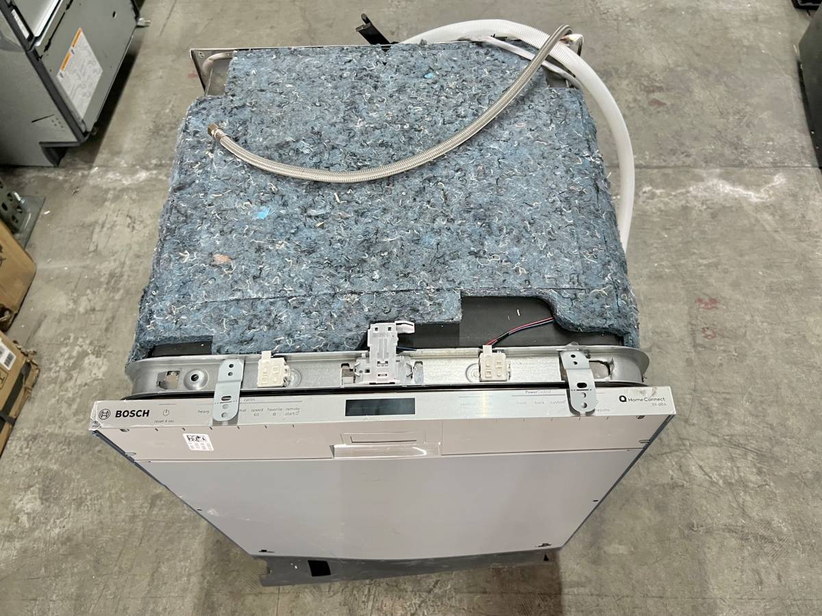 24 INCH Bosch Benchmark SHV9PCM3N Panel Ready Dishwasher * New Open Box Fully Integrated Built In Panel Ready Smart Dishwasher , 9 Wash Cycles , Flexible 3rd Rack , 39 dBA , Precision Wash , Power Control , 16 Place Setting Capacity .