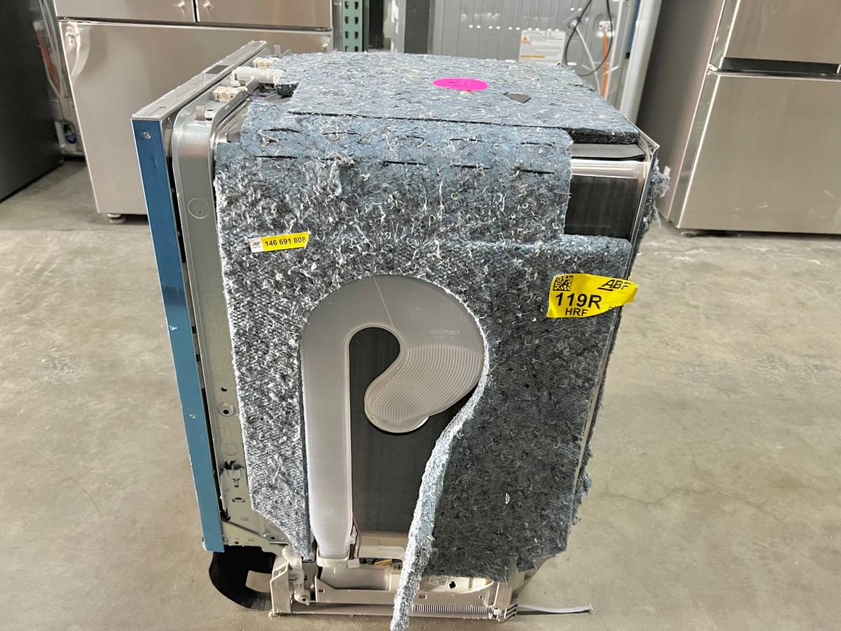 24 INCH Bosch Benchmark Series SHV9PCM3N Dishwasher * New Open Box *  PANEL READY Fully Integrated Built In Panel Ready Dishwasher , 9 Wash Cycles , Flexible 3rd Rack , 39 dBA , 16 Place Setting  *