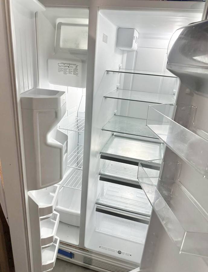 33 INCH Whirlpool WRS331SDHW Side by Side Refrigerator * New Open Box * White , Water Ice Dispenser ,66 Inch Height