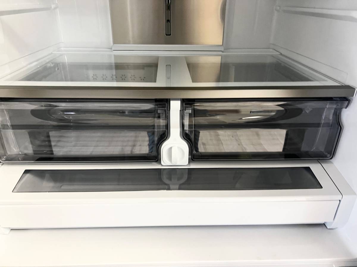 36 INCH Samsung RF32CG5900SRAA FAMILY HUB ! Refrigerator LCD Screen * New Open Box * Refrigerator Family Hub 30 Cu Ft , Dual Auto Ice Maker , Wi-Fi , ADA Compliant , ENERGY STAR Certified , Fingerprint Resistant , Stainless Steel.