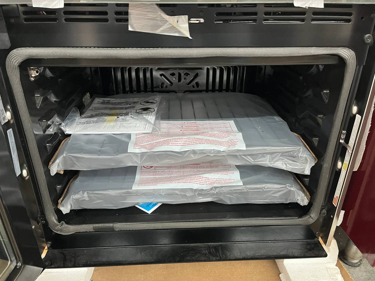 30 INCH GE Profile PTS700LSNSS Oven,Air Fry, Stainless Steel * New Open Box * AIR FRY , 5 CU FT , No Preheat , Wi-FI, Control Lock , Goggle Assistant , Alexa , Smart HQ, Voice , Proof , ADA, Warm, Delay , FIT ,7 Inch LCD Screen Display , True Convection