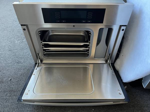 24 INCH Miele Steam Single Wall Oven Stainless Steel DG4080SS , Used Condition ,