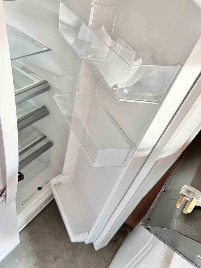 33 INCH Whirlpool WRS331SDHW Side by Side Refrigerator * New Open Box * White , Water Ice Dispenser ,66 Inch  Height