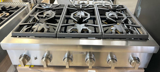 36 INCH Thermador Professional Series  PCG366W Gas Rangetop Continuous Cast Iron Grates, 2 Extra Low Burners, LED Down Lighting,  6 Sealed Burners * NEW OPEN BOX *