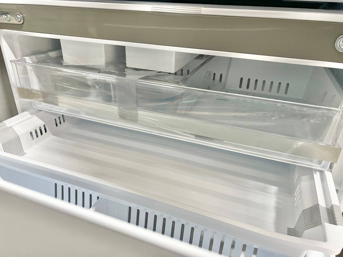 36 INCH LG LRYKC2606S Counter-Depth MAX French Door Refrigerator  Smart  26 Cu. Ft., 4 Split Shelves, UV nano Dispenser, 3 Ice Maker,  ADA , Print Proof Stainless Steel .