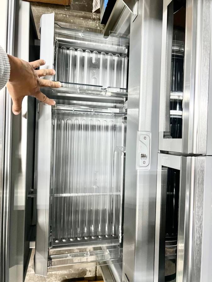 42 INCH KitchenAid KBFN502ESS Built-In French Door Refrigerator 24.2 cu. ft., 4 Glass Shelves, Preserva Food Care System, Automatic Ice Maker, Platinum Interior, LED * New Open Box * Door Open Alarm, Sabbath, ENERGY STAR Stainless Steel