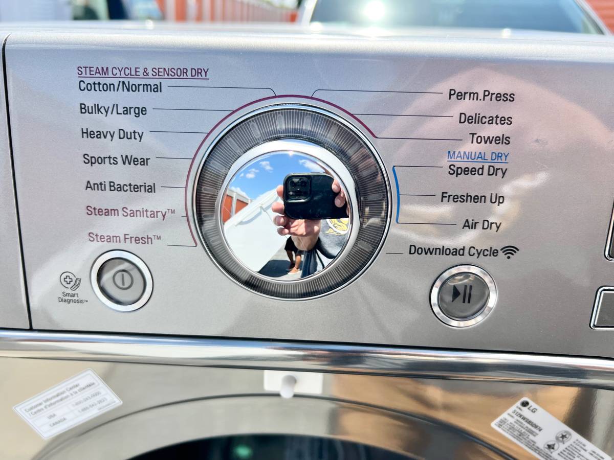 27 INCH LG DLGX4271V 7.4 cu. ft. Gas Dryer Graphite Pedestal Included  , Used Condition , Steam