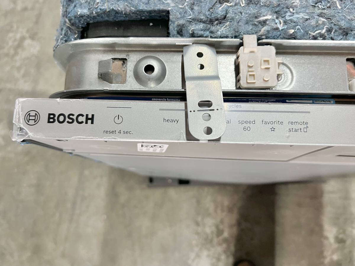 24 INCH Bosch Benchmark SHV9PCM3N Panel Ready Dishwasher * New Open Box Fully Integrated Built In Panel Ready Smart Dishwasher , 9 Wash Cycles , Flexible 3rd Rack , 39 dBA , Precision Wash , Power Control , 16 Place Setting Capacity .