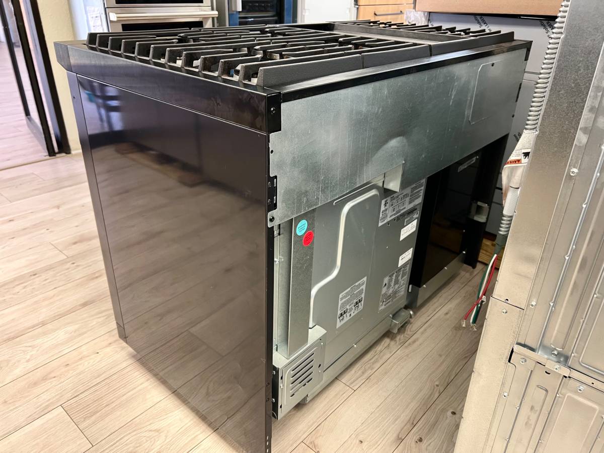 48 INCH Dacor Contemporary DOP48M96DLM Freestanding Professional Dual Fuel Smart Range with 6 Sealed Burners, Double Oven, 6.6 Cu. Ft. , Steam, Self-Clean, Dual-Stack Burners, Electric Griddle, Graphite Stainless, Gas * New Open Box *