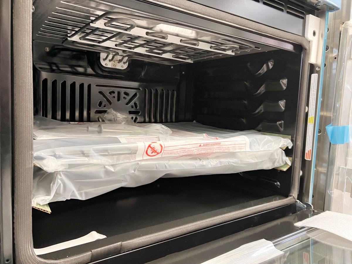 30 Inch GE Cafe CTD70DP2NS1 Double Wall Convection Oven * New Open Box * 10 Cu. Ft. , True European Convection Oven, Self-Clean, Steam Clean Option, Hot-Air Frying, Keep Warm, Proof, Precision Cooking Modes, UL Listed .