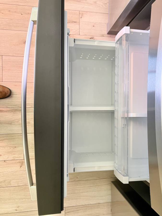 36 INCH GE PROFILE PVD28BYNGFS 4 Door French Door Smart Refrigerator , 27.9 CU Ft , Door in Door , Adjustable Temperature Drawer , LED Light Wall , Wi-Fi , Water and Ice Dispenser , Energy Star * New Open Box * , Stainless Steel .
