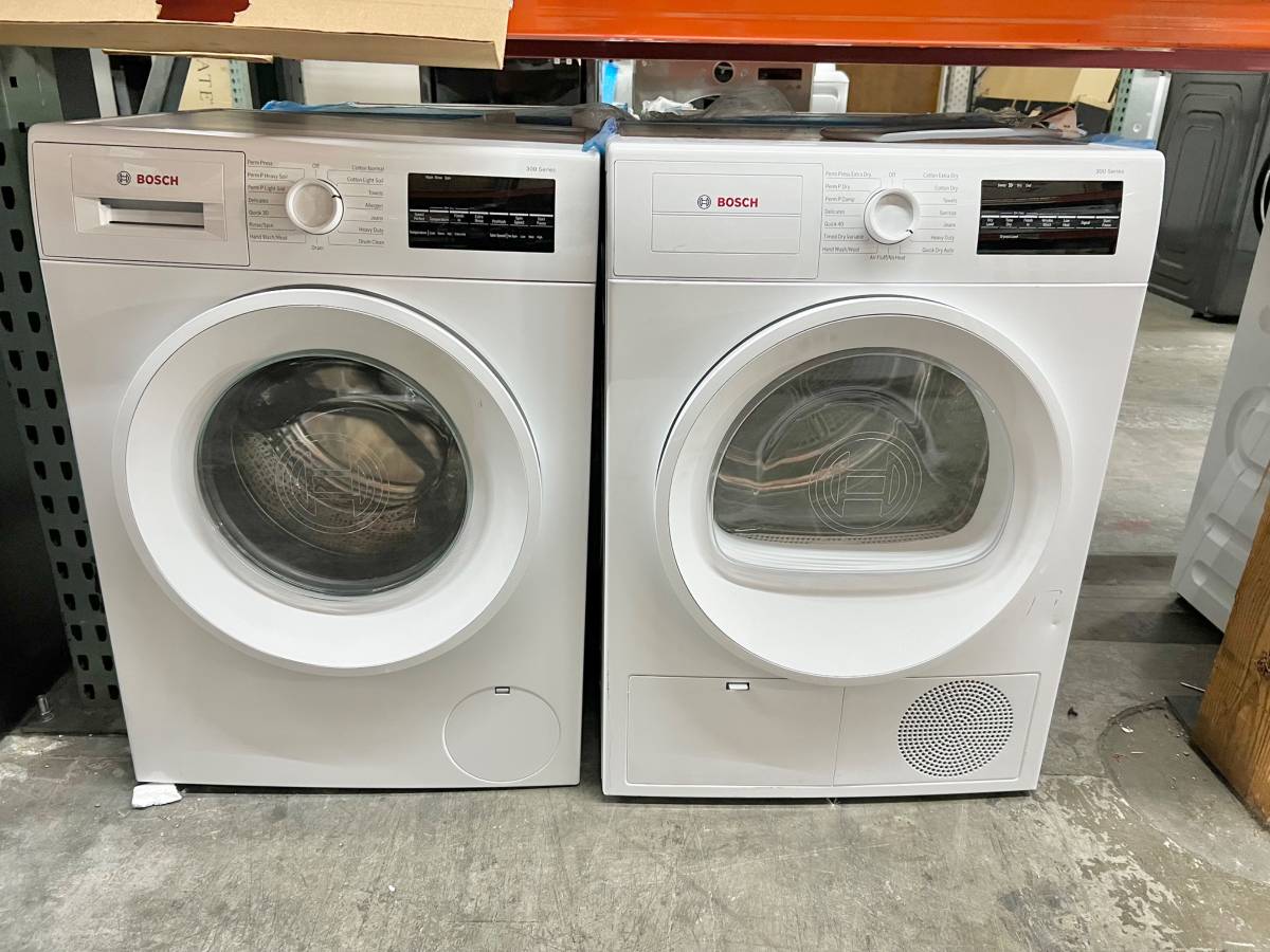 24 Inch Bosch Washer and Dryer Energy Star White Set New Open Box , Energy Star , ADA , Stackable, Washer Model : WGA14400UC Dryer Model : WPA12100UC