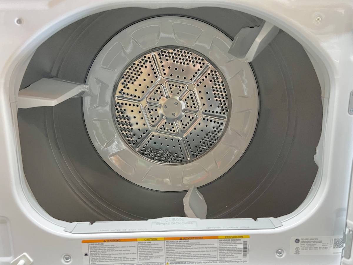 27 INCH GE GTD48EASWWB Front Load Electric Dryer 7.2 cu ft * New Open Box * Auto Dry, Powerful Venting, Large Diffuser, Aluminized Drum, Reversible Dryer Door, Shallow Depth Design Up Front Lint Filter , White