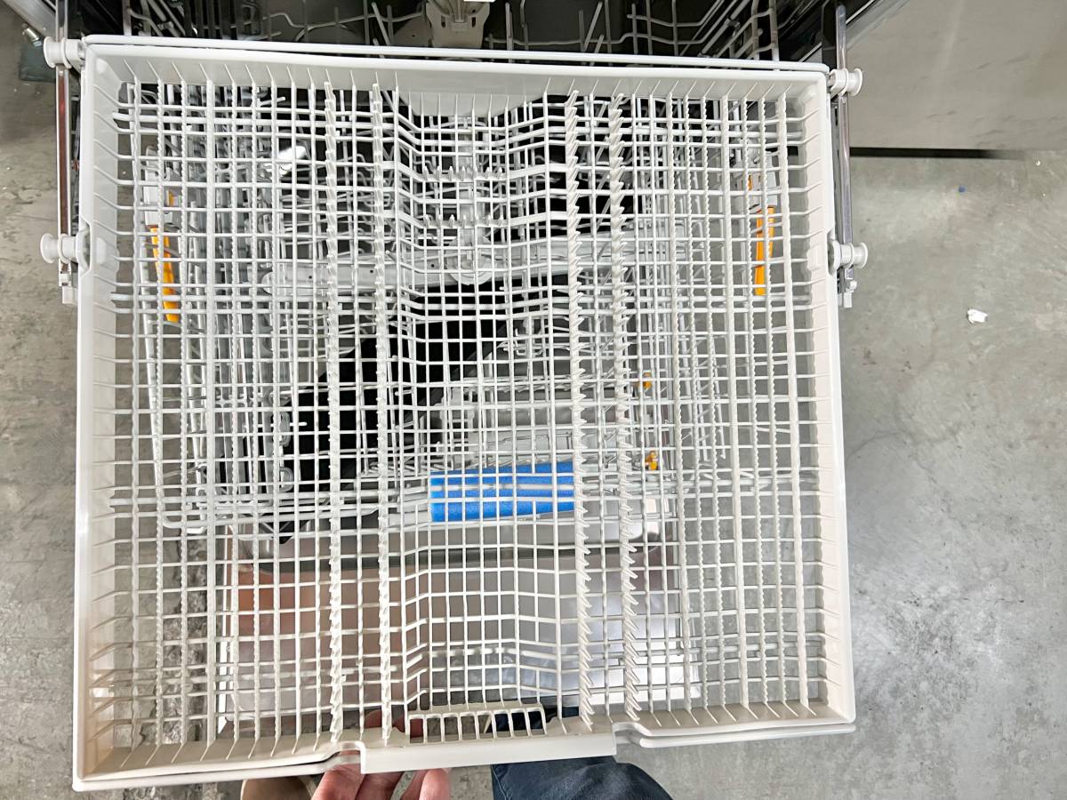 24 INCH Miele G 5000 Series G5056SCVI Fully Integrated Dishwasher Original Cutlery Tray, 44 dBA, Sanitize, PureLine Handle, Energy Star Stainless Steel Panels Included * New Open Boxn PANEL READY