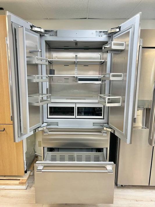 36 INCH Thermador T36BT120N Built-In 4-Door Refrigerator NEW * Open Box French Smart Refrigerator 16.2 CU FT , internal Water Dispenser , Ice Maker , Professional Handle , Stainless Steel , Counter Depth .