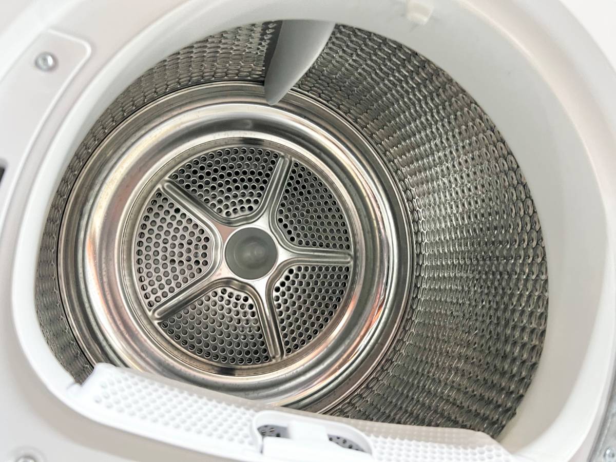 24 Inch Bosch Washer and Dryer Energy Star White Set New Open Box , Energy Star , ADA , Stackable, Washer Model : WGA14400UC Dryer Model : WPA12100UC