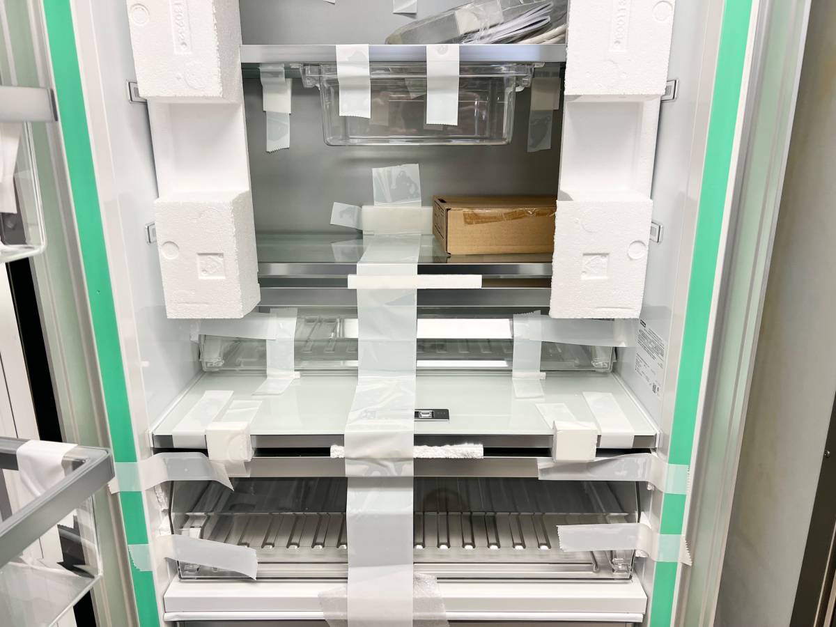 30 INCH Miele BUILT IN K2811SF Refrigerator Column ,ENERGY STAR * New Open Box * 16.8 Cu. Ft. Capacity, WIFI, Push 2 open, MaxLoad Hinge, Sabbath, Active AirClean Filter, ENERGY STAR Stainless Steel, Left Hinge .