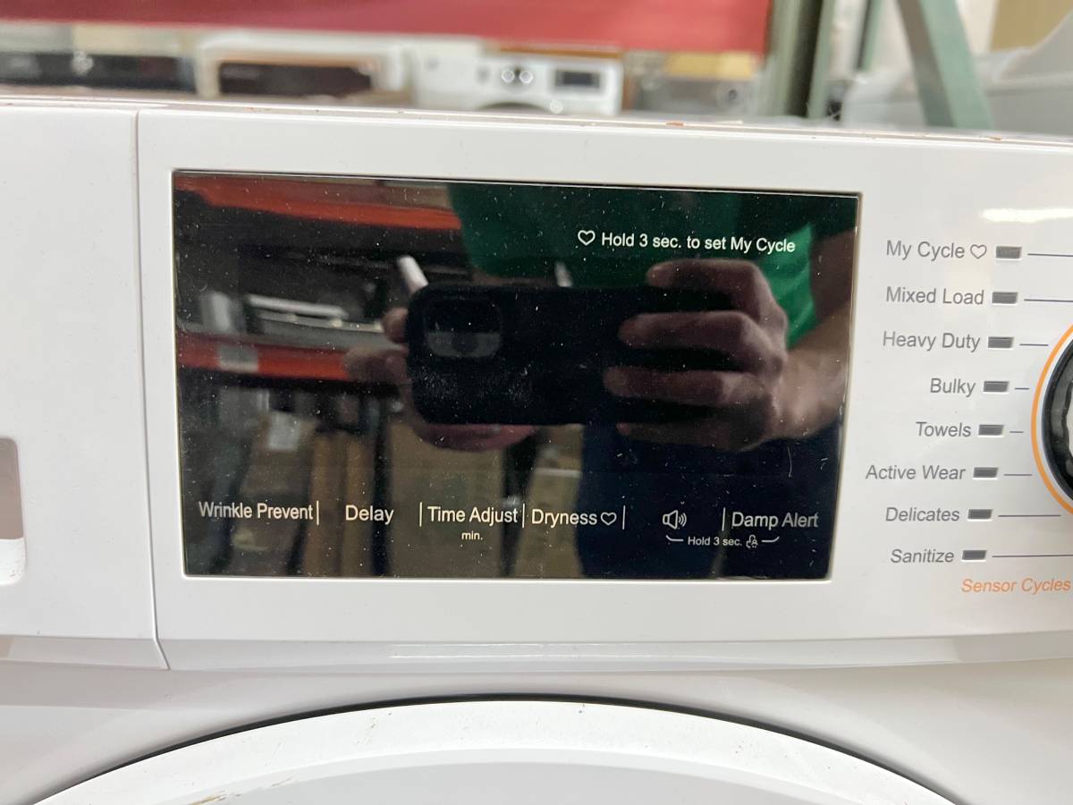 24 INCH Insignia 4.4 Cu. Ft. Stackable Electric Dryer Ventless *New Open Box * White , 16 Cycle , Ventless , Energy Star Certified , Damp Dry Signal , LCD Screen with Knob , 4.4 CU FT ,