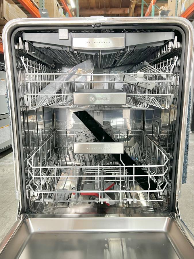 24 INCH Bosch Benchmark SHV9PCM3N Panel Ready Dishwasher * New Open Box Fully Integrated Built In Panel Ready Smart Dishwasher , 9 Wash Cycles , Flexible 3rd Rack , 39 dBA , Precision Wash , Power Control , 16 Place Setting Capacity .