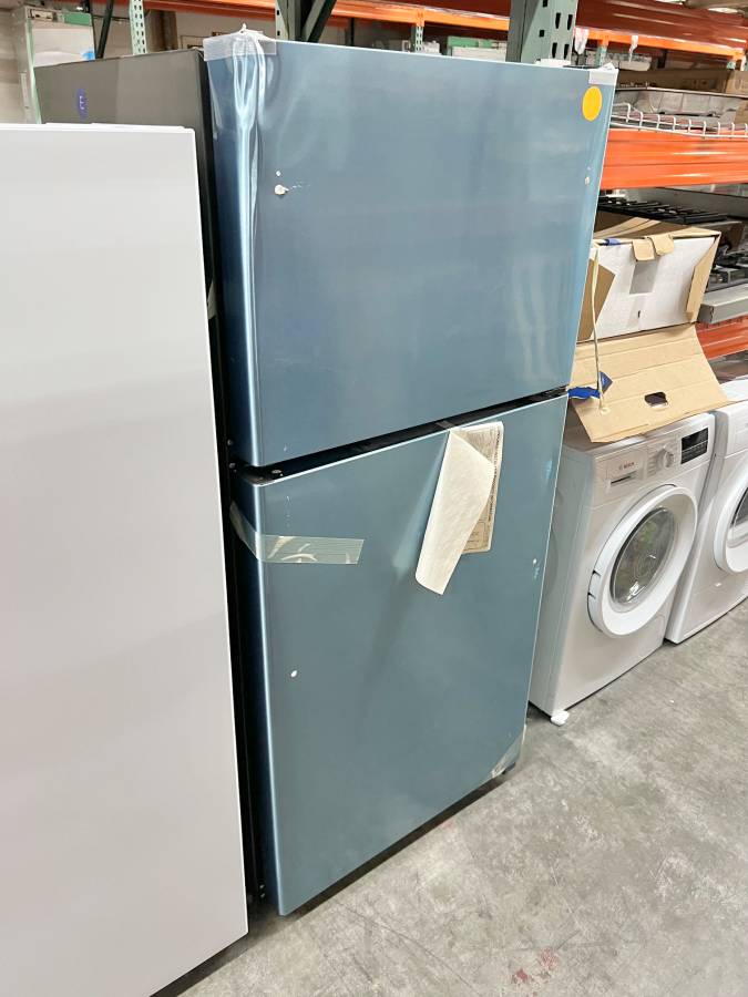 30 INCH GE GTE19JSNRSS Top Freezer Refrigerator 19.2 Cu. Ft., Reversible Hinges, Adjustable Full-Width Glass Shelves, * New Open Box * Energy Star, Sabbath, ADA Compliant, Stainless Steel