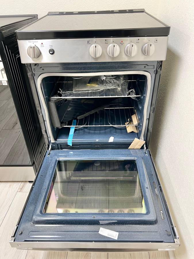24 INCH GE JAS640RMSS Electric Range Smooth Glasstop * New Open Box * Freestanding Electric Range 4 Elements, Glasstop, Stainless Steel