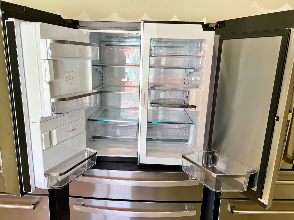 36 INCH GE PROFILE PVD28BYNGFS 4 Door French Door Smart Refrigerator , 27.9 CU Ft , Door in Door , Adjustable Temperature Drawer , LED Light Wall , Wi-Fi , Water and Ice Dispenser , Energy Star * New Open Box * , Stainless Steel .