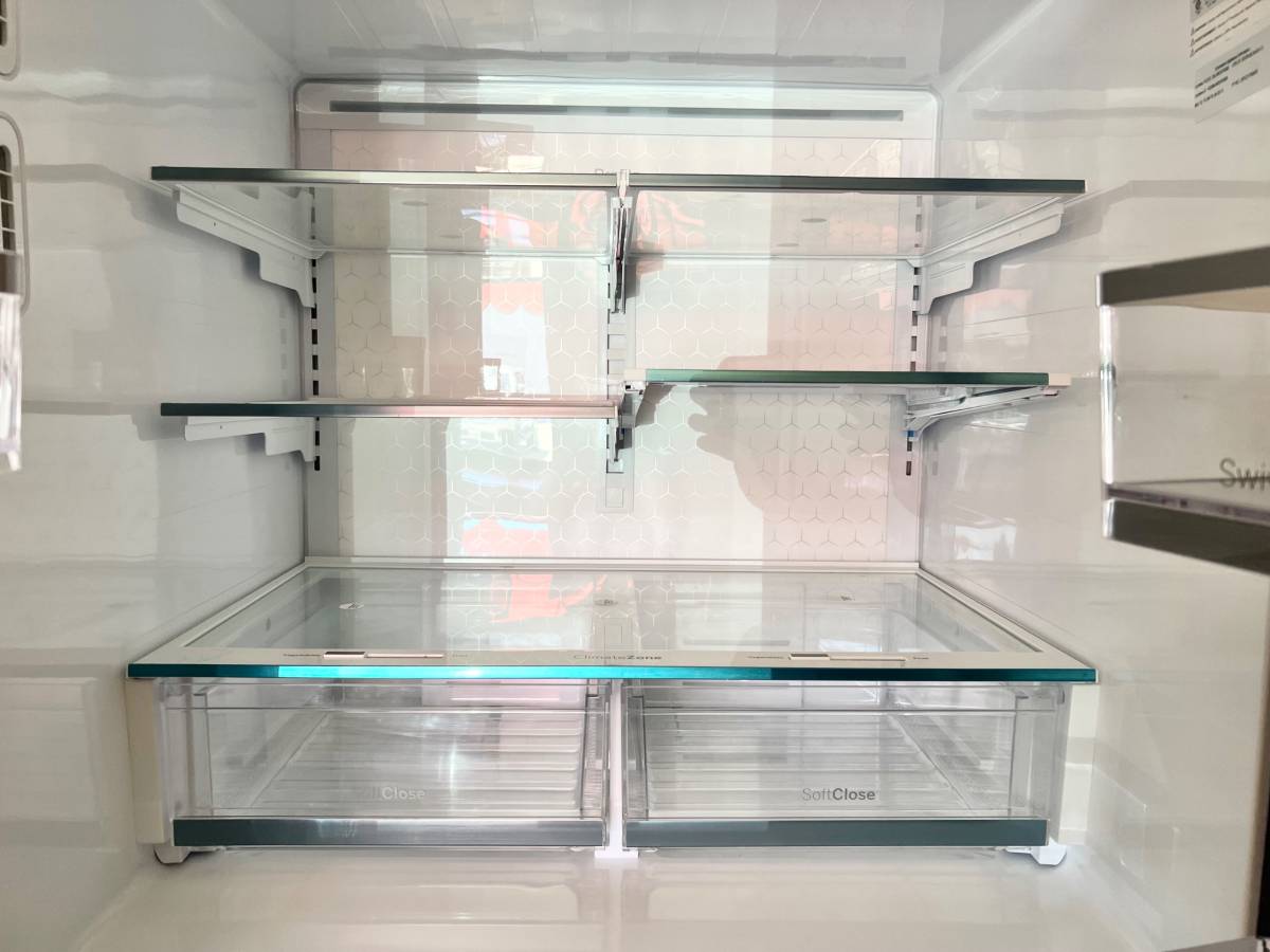 36 INCH GE PROFILE PVD28BYNGFS 4 Door French Door Smart Refrigerator , 27.9 CU Ft , Door in Door , Adjustable Temperature Drawer , LED Light Wall , Wi-Fi , Water and Ice Dispenser , Energy Star * New Open Box * , Stainless Steel .