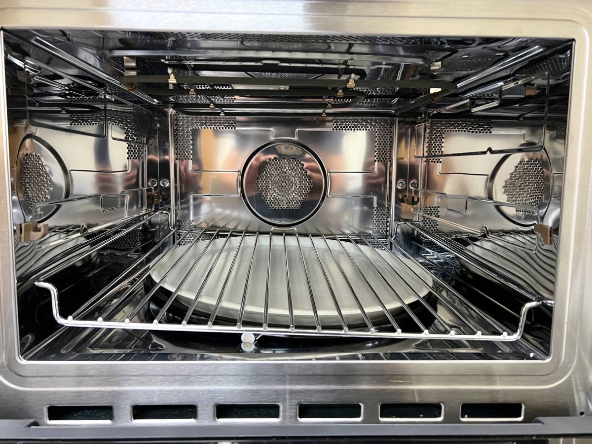 30 INCH Bosch 800 Series HBL8743UC Microwave Oven Combo Black Stainless Steel * New Open Box * Self Clean , Meat Probe , Fast Pre-Heat, Telescopic Racks., Speed Oven,WIFI,Proof Mode,Glide Racks