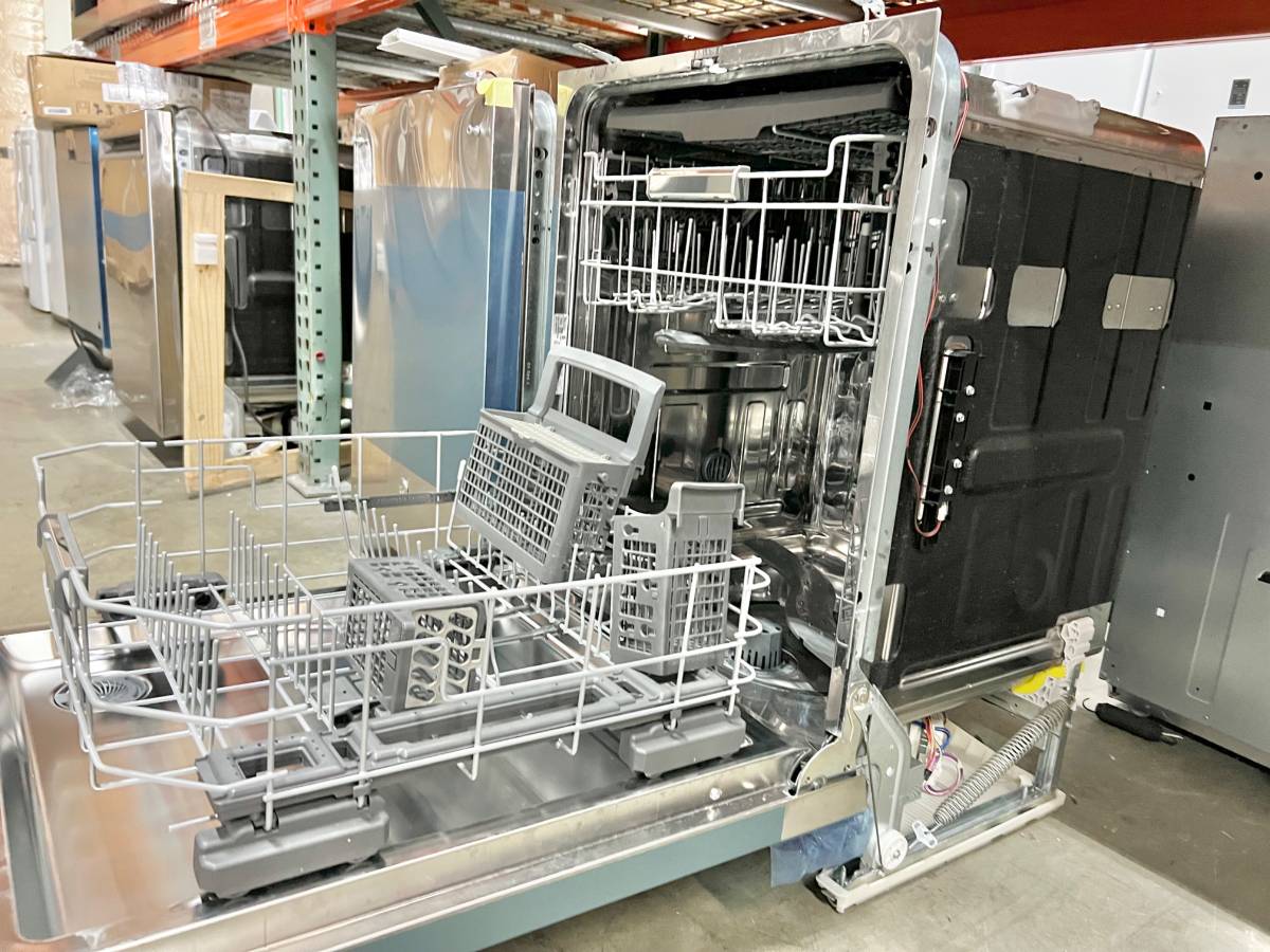 24 Inch GE Monogram Statement Series ZDT925SPNSS Dishwasher * NEW * Open Box Stainless Steel