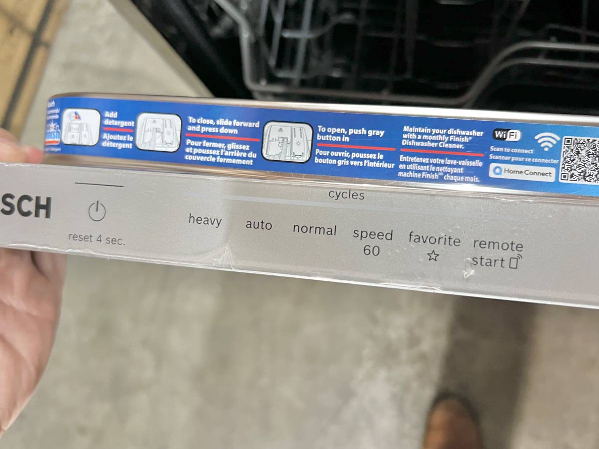 24 INCH Bosch Benchmark SHV9PCM3N Panel Ready Dishwasher * New Open Box Fully Integrated Built In Panel Ready Smart Dishwasher , 9 Wash Cycles , Flexible 3rd Rack , 39 dBA , Precision Wash , Power Control , 16 Place Setting Capacity .