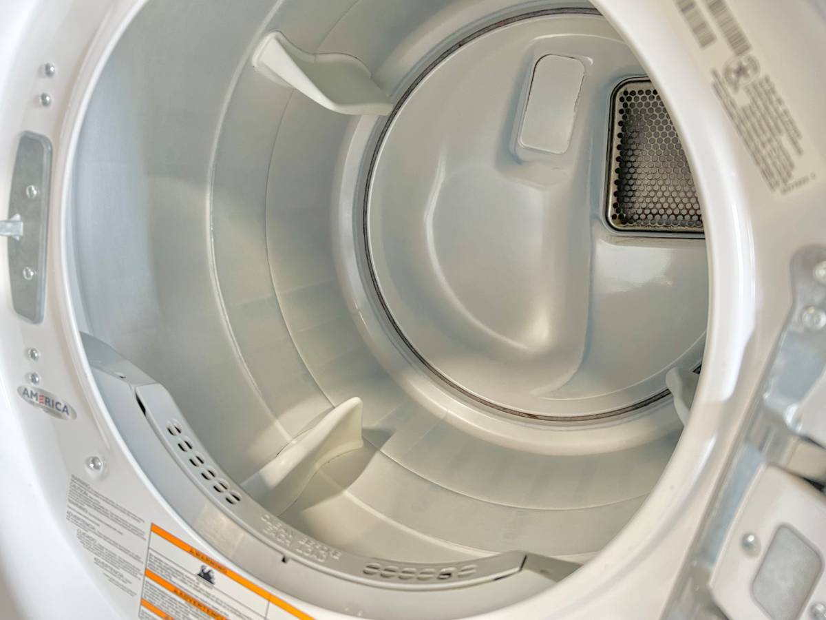 27 INCH Whirlpool Duet WGD72HEDW 7.4 cu. ft Gas Dryer  , White , Used Condition