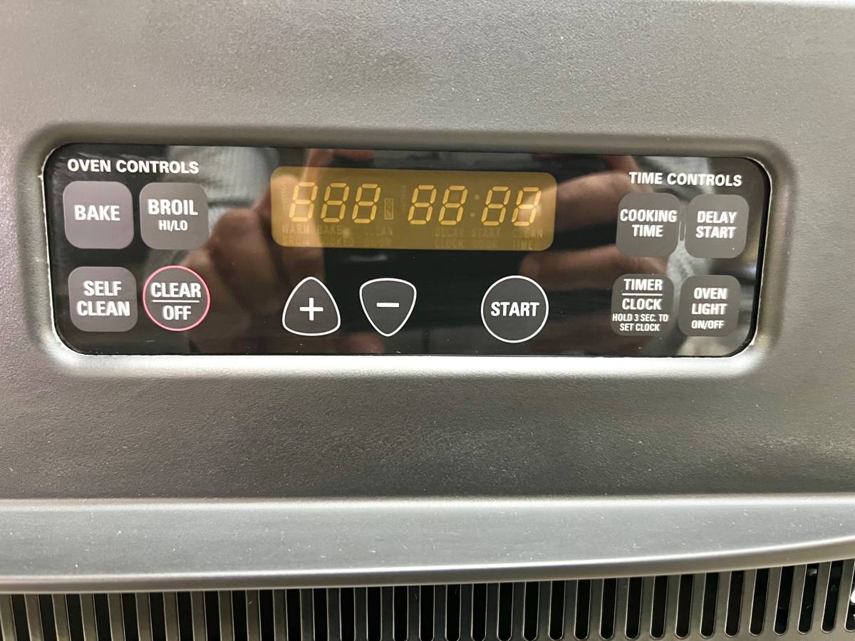 24 INCH GE JRP28SKSS Double Electric Wall Oven * New Open Box * Stainless Steel , Self Clean , Foamless Glass Doors, Interior Oven Light , Electronic Controls ,  Sabbath ,