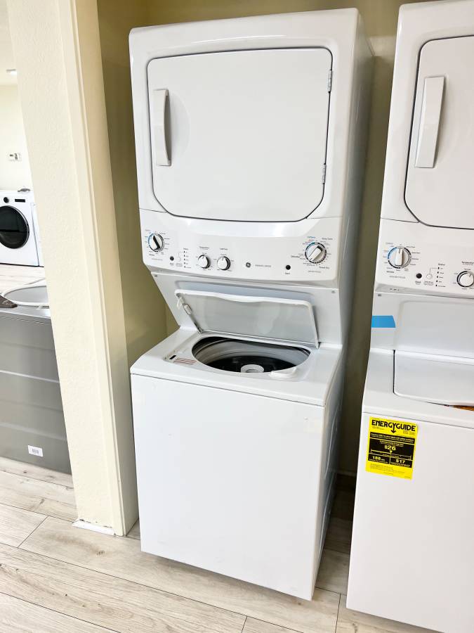 27 INCH GE Stackable GUD27ESSMWW Electric Laundry Center White * New Open Box Auto-load Sensing, Cycle Status Lights, Rotary Controls, 11 Wash Cycles, 6 Wash Rinse Temperatures , 800 RPM , White .