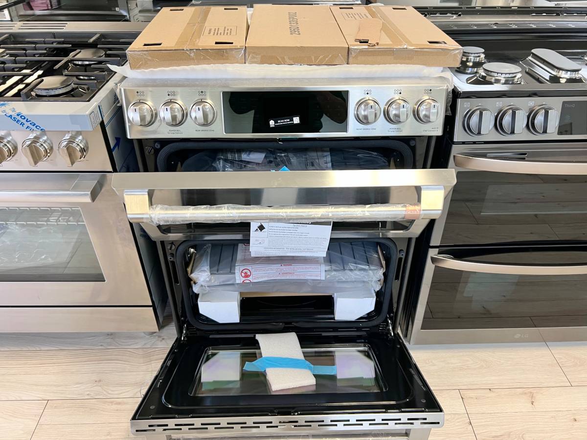 30 INCH GE Cafe C2S950P2M4S1 Slide-In Dual Fuel Range 6 Burners New Open Box , 7.0 CU FT Double Oven Self Clean Double Oven , Sealed , Probe , Steam Clean , LED Control Panel, Chef Connect , 21K Triple Ring Stainless Steel ADA Compliant
