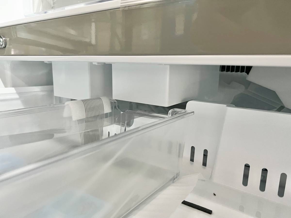 36 INCH LG LRYKC2606S Counter-Depth MAX French Door Refrigerator  Smart  26 Cu. Ft., 4 Split Shelves, UV nano Dispenser, 3 Ice Maker,  ADA , Print Proof Stainless Steel .