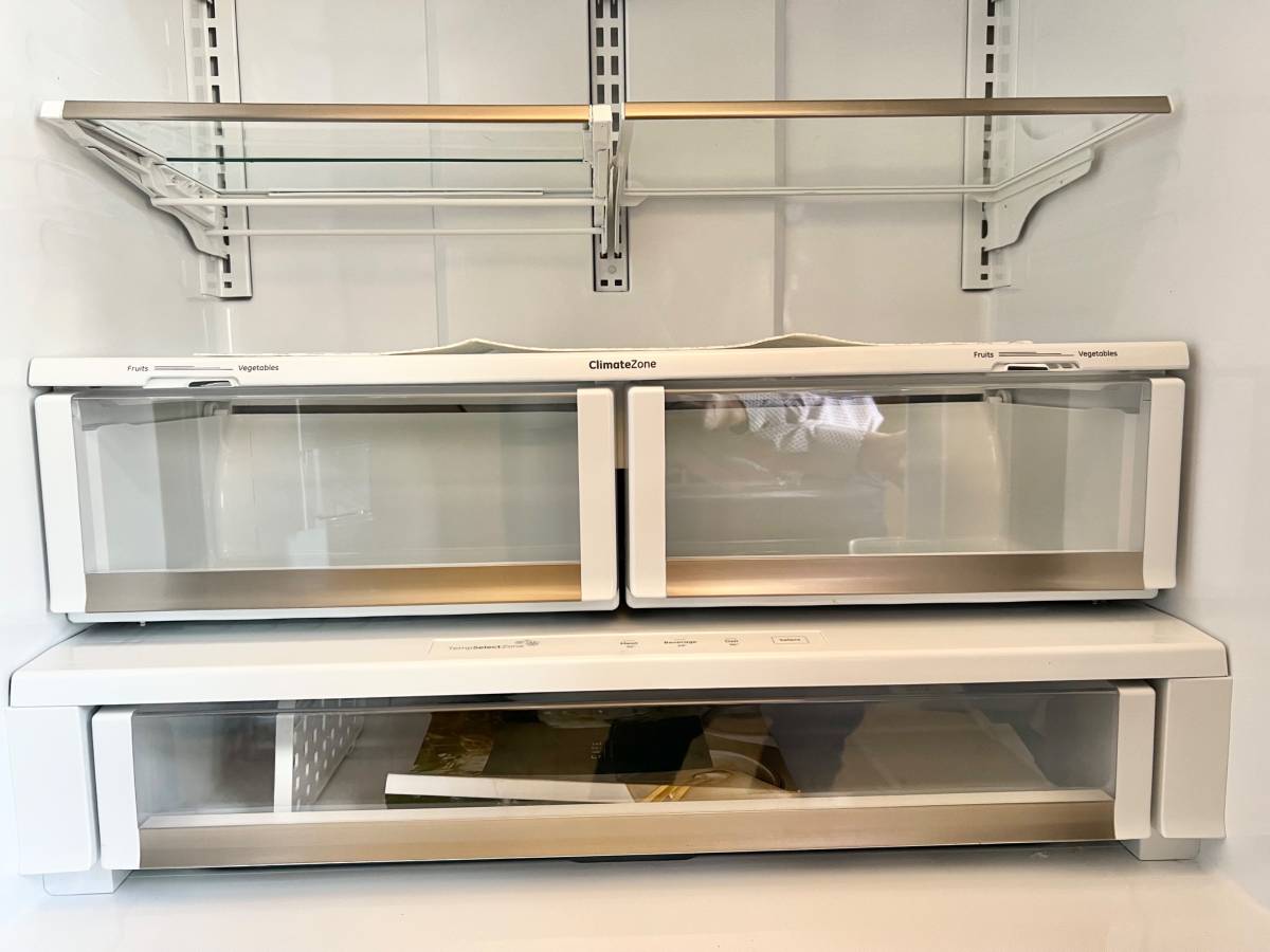 36 Inch GE Cafe CYE22TP3MJD1 Counter Depth French Door Refrigerator * New Open Box * Smart Refrigerator  22.2 Cu. Ft., Precise Fill, TwinChill Evaporators, Wi-Fi, Hot Water Dispenser, ADA  ENERGY STAR,Matte Black  Brushed Stainless Handles