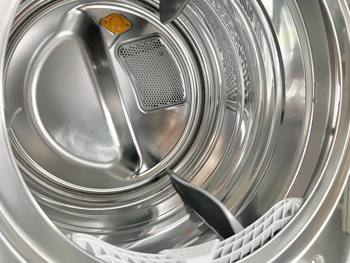 29 INCH LG Turbo Steam Series  DLGX9001V Gas Smart Dryer 9.0 Cu. Ft., Turbo Steam, Thin Q, Flow Sense Duct Clogging Indicator, Never Rust Stainless Steel Drum, Sensor Dry, 14 Dryer Programs, Child Lock, CSA Graphite Steel * New Open Box