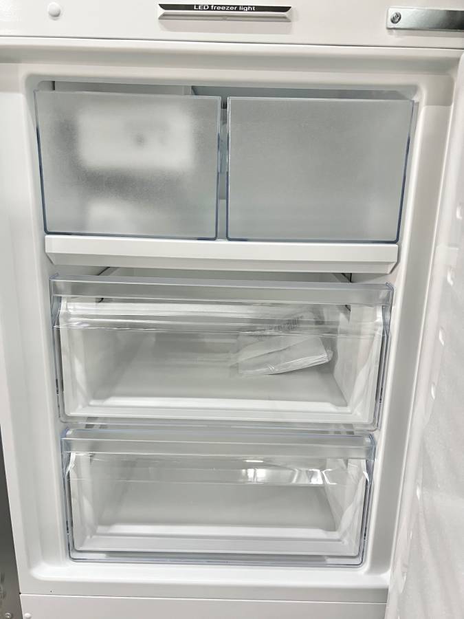 24 INCH Bosch 800 Series B24CB80ESS Freestanding Refrigerator Freezer * New Open Box * Counter Depth Freestanding Bottom Freezer Smart Refrigerator 12.8 cu. ft.  Ice Maker, Internal Water Dispenser , Stainless Steel